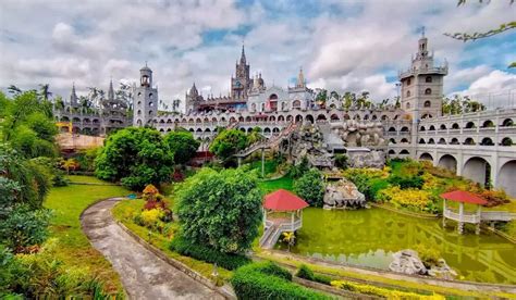 ♥ Simala Shrine: Guide to the Castle.